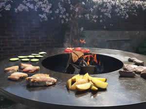 Onze houtgestookte barbecue, Ofyr